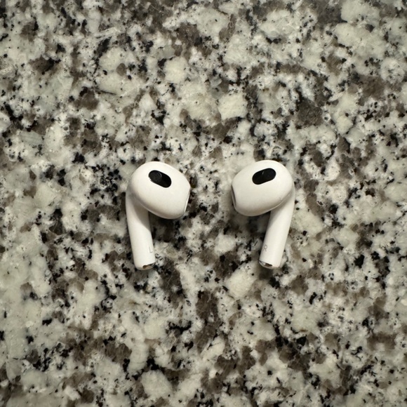 AirPods 3rd Generation - Picture 4 of 6